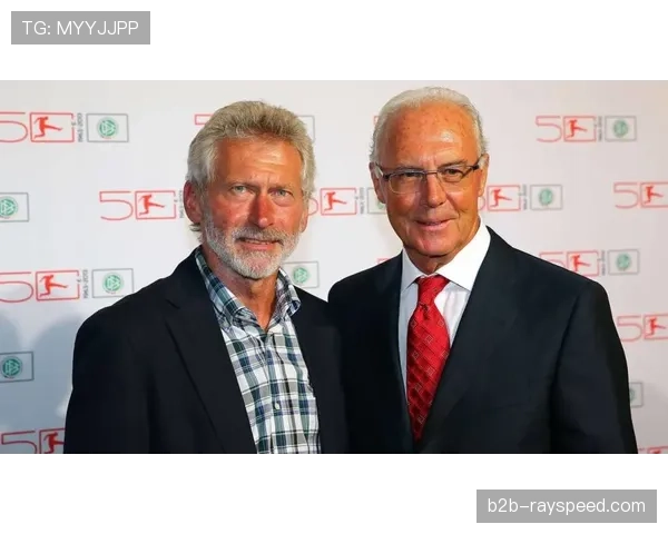 柏林举办足球数据可视化展览,一幅作品以动态流图呈现德甲赛季攻守转换热点 柏林举办足球数据可视化展览,一幅作品以动态流图呈现德甲赛季攻守转换热点